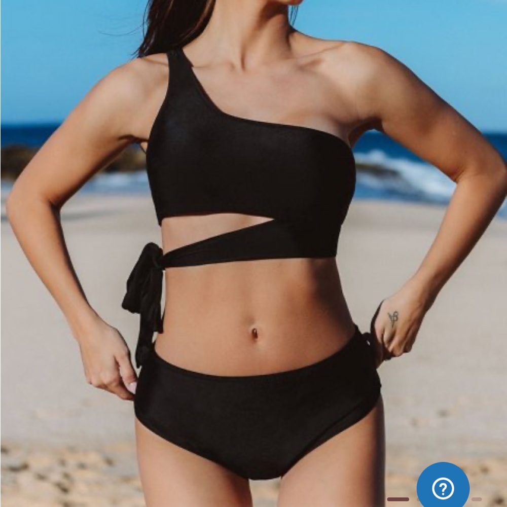 NWT one shoulder wrap black bikini set. 🖤